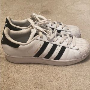 Adidas superstars